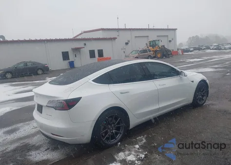 2019 Tesla Model 3 Long Range/Performance z USA, uszkodzony, nr VIN 5YJ3E1EB3KF199614